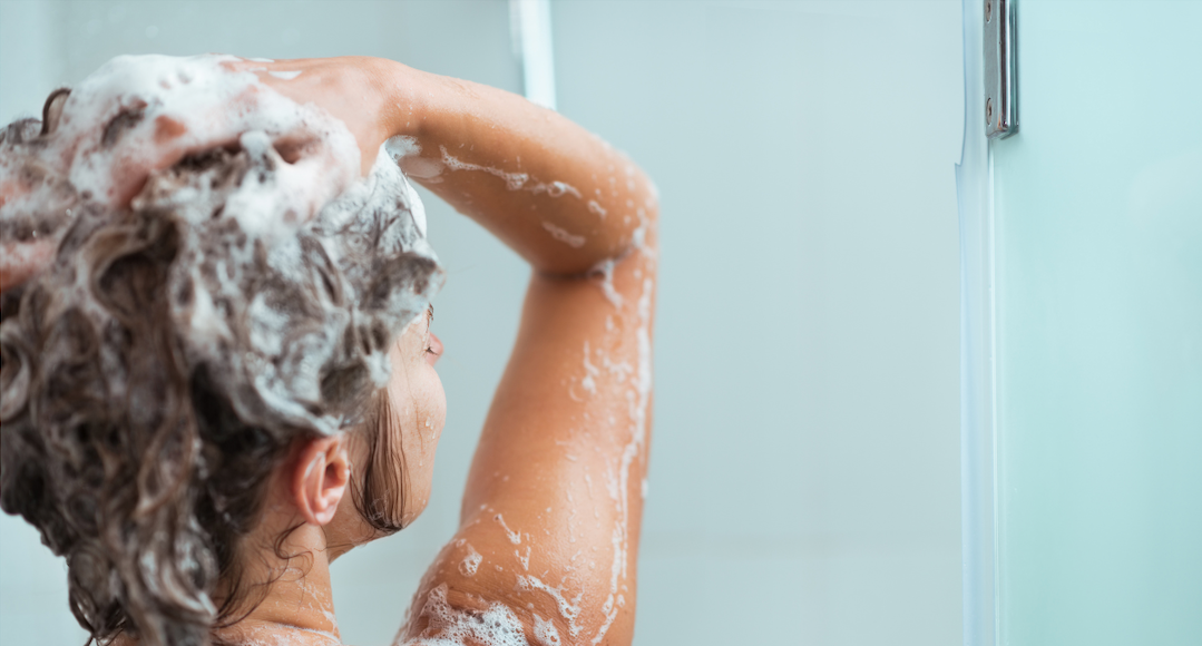 Was ist ein pH-neutrales Shampoo? Ein wichtiges Gleichgewicht für gesundes Haar.